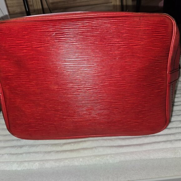 *Authentic* Louis Vuitton Epi Noe with matching wallet - Picture 10 of 16